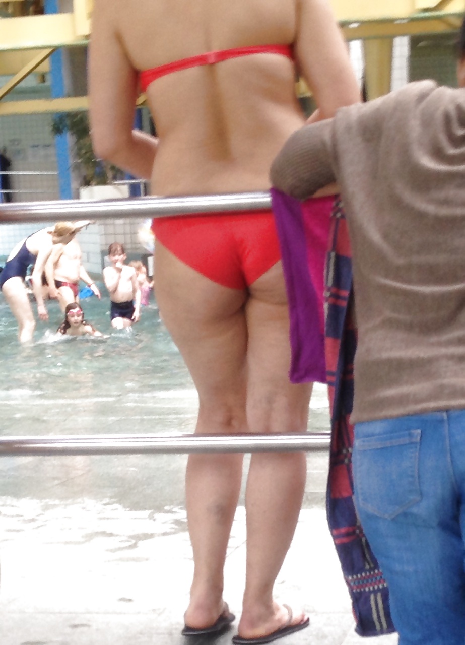 Turkish Women at Swimming Baths porn gallery