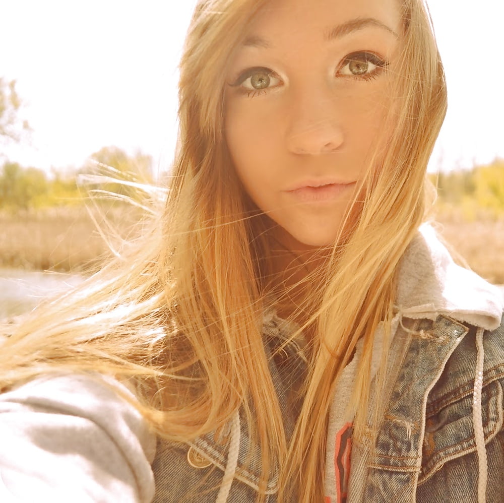 American Slut Bombshell porn gallery