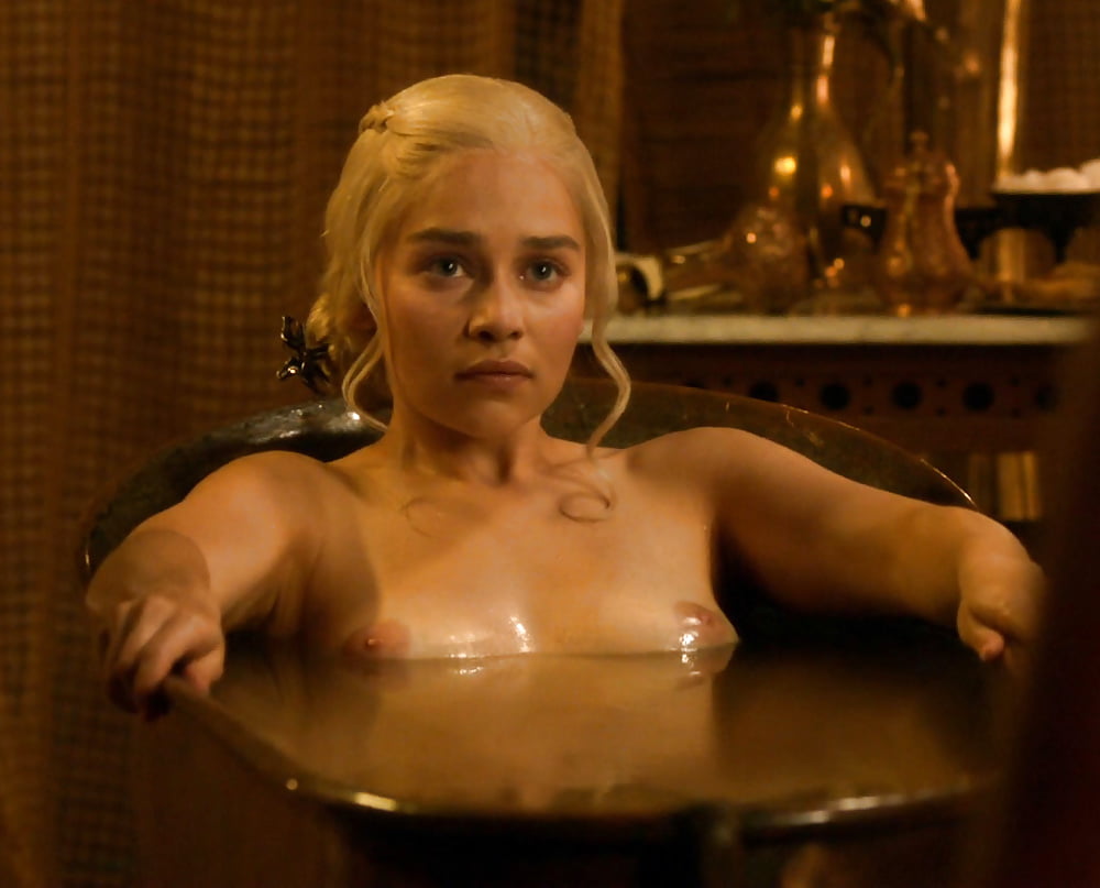 Emilia Clarke - Daenerys Targaryen.
