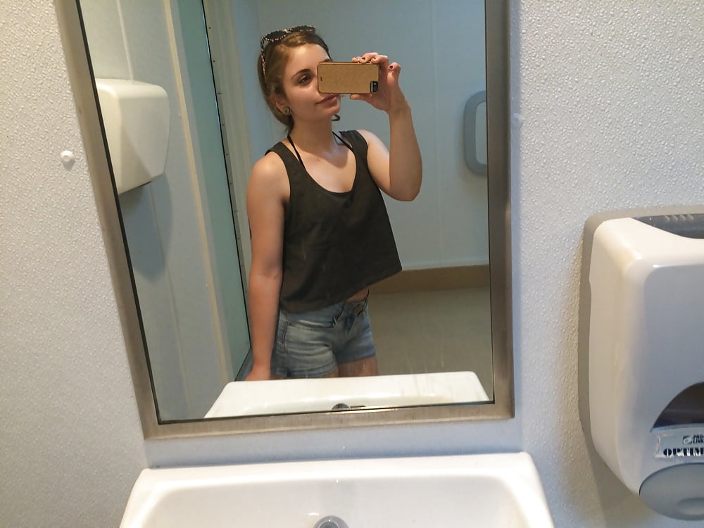 American Unknown Teen Slefie Slut 001 porn gallery