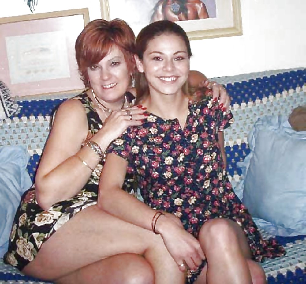 Who wins Mother Daughter or Close Friends? porn gallery
