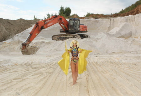 queen of excavators         