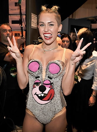 Cyrus gefickt miley wird Miley Cyrus