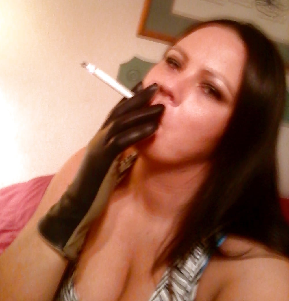 Smoking -  VS120 - Tits & Leather Gloves porn gallery