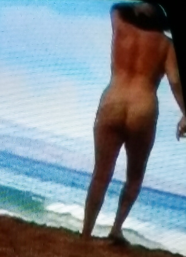Sexy Italian Wife Nude Beach Vacation porn gallery