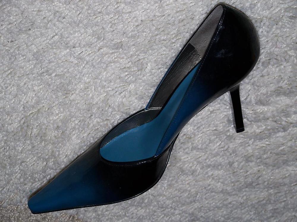 Blue Black pump high heels al the way serving us porn gallery