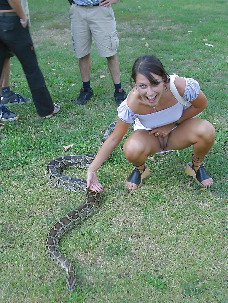 Downblouse porn gallery