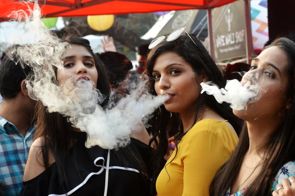 Smoking Desi INdian Hindus and Muslims - 39 Photos 
