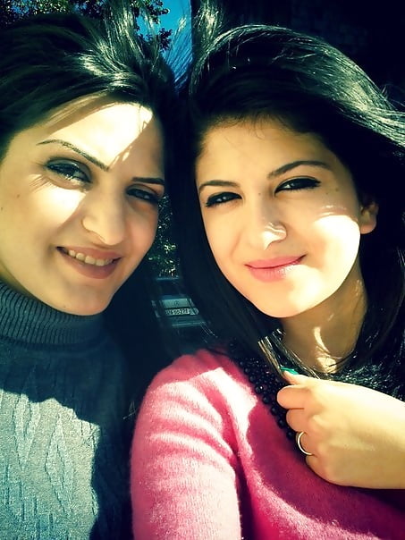 (This cunt loves to suck dick) porn gallery