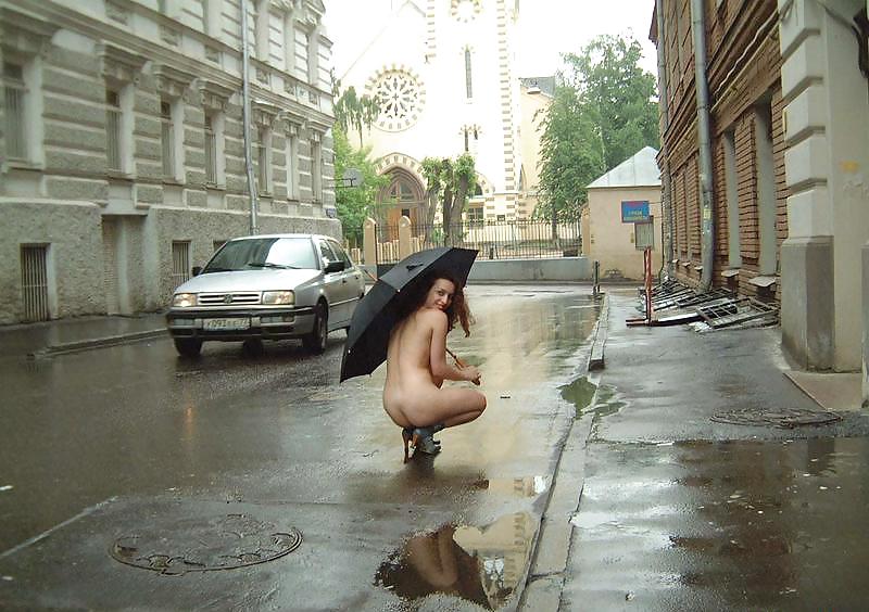 Nude Jewish Girl Walking In Streets porn gallery