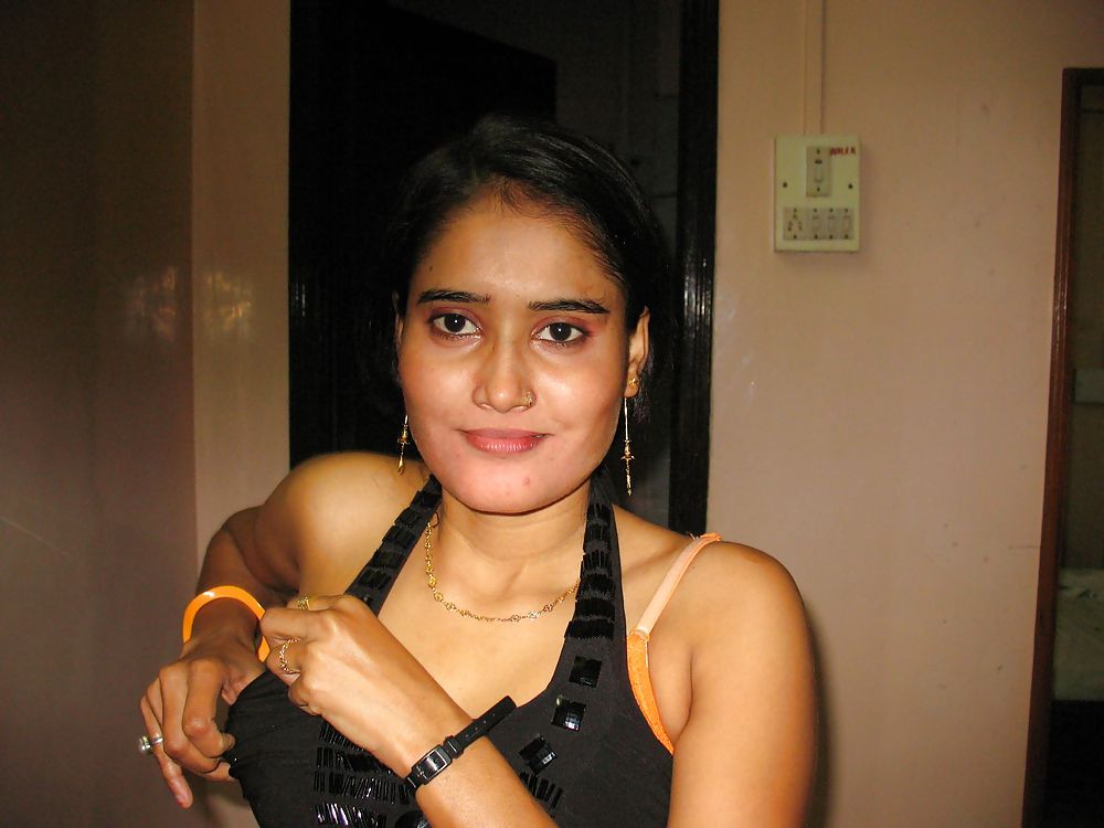 Indian girl posing porn gallery