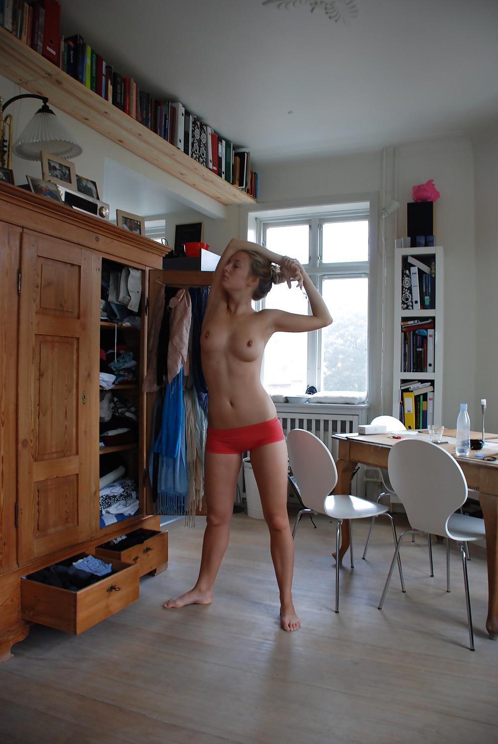 blonde milf porn gallery