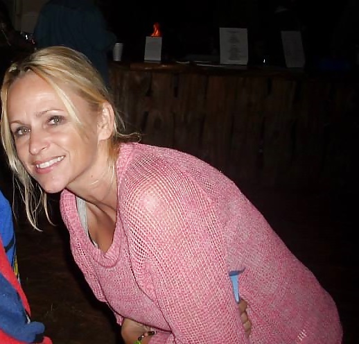 Blonde Milf not afraid to show off her body porn gallery