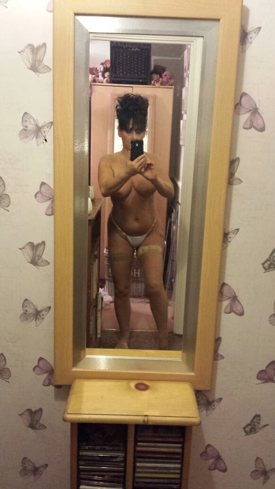 UK Chav MILF - 56 Photos 