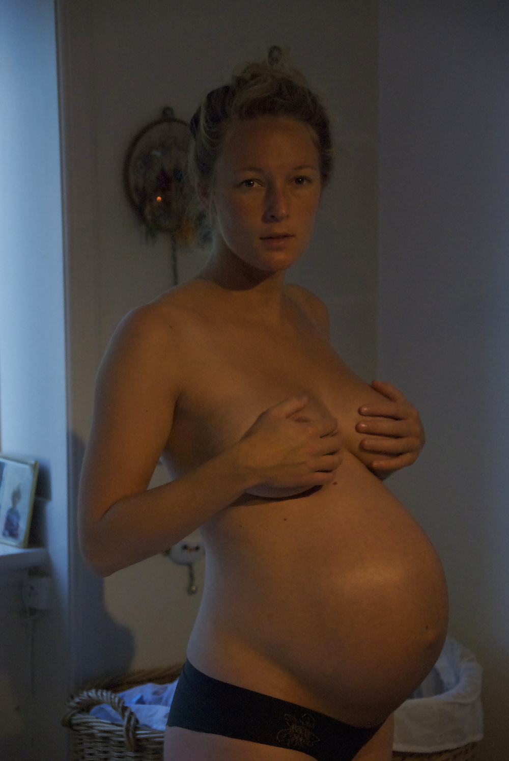 blonde milf porn gallery