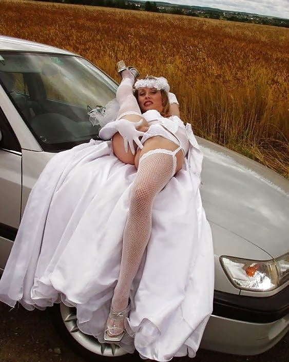 Just Married! porn gallery