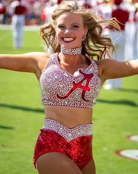 Alabama Cheerleaders - 21 Photos 