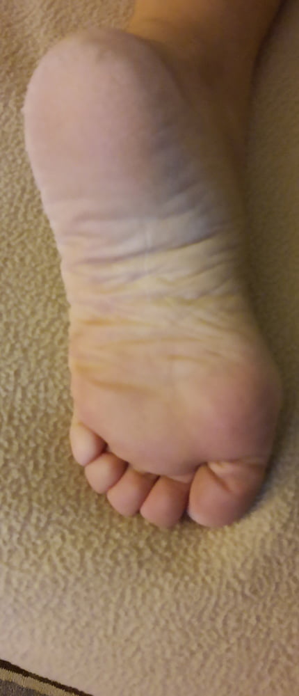 Hot girls stinky feet