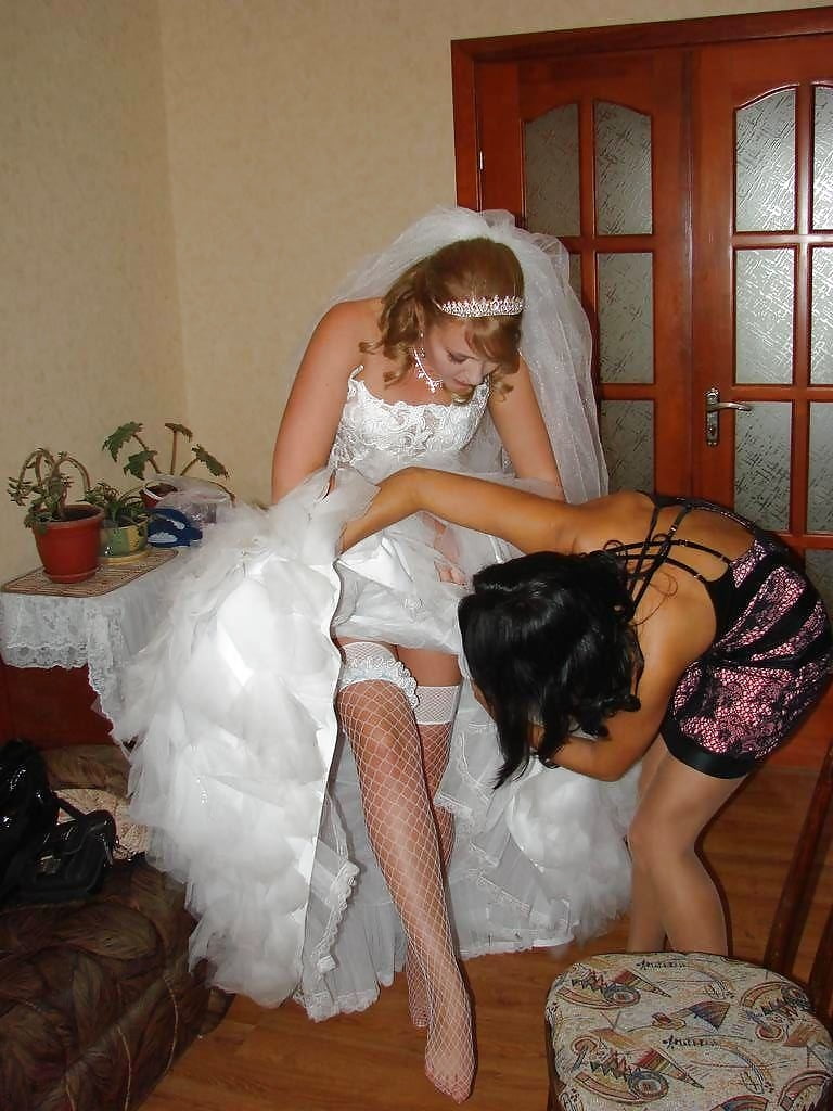 Russian Wedding Bride And Bridesmaids In Stockings 4 202 Pics