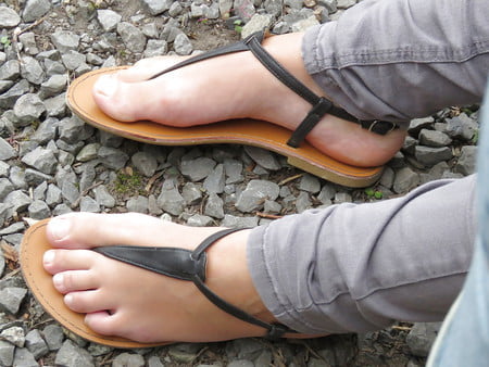 candid sandals 3
