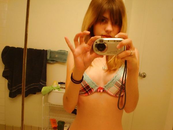 Skinny EMO selfshot and close up porn gallery