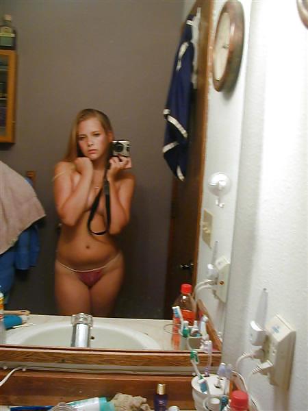 Self Shot BlonDe porn gallery