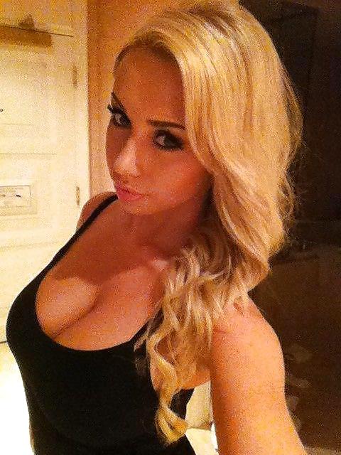 Teen Facebook Selfshots - Real Amatuers porn gallery