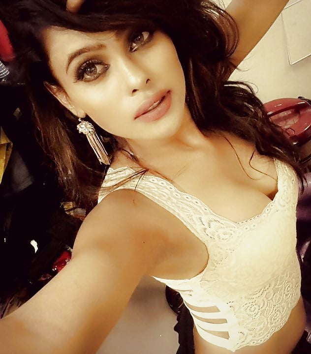 AMATEUR INDIAN BABE porn gallery