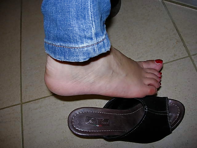 Piedi di una bellissima moglie porn gallery