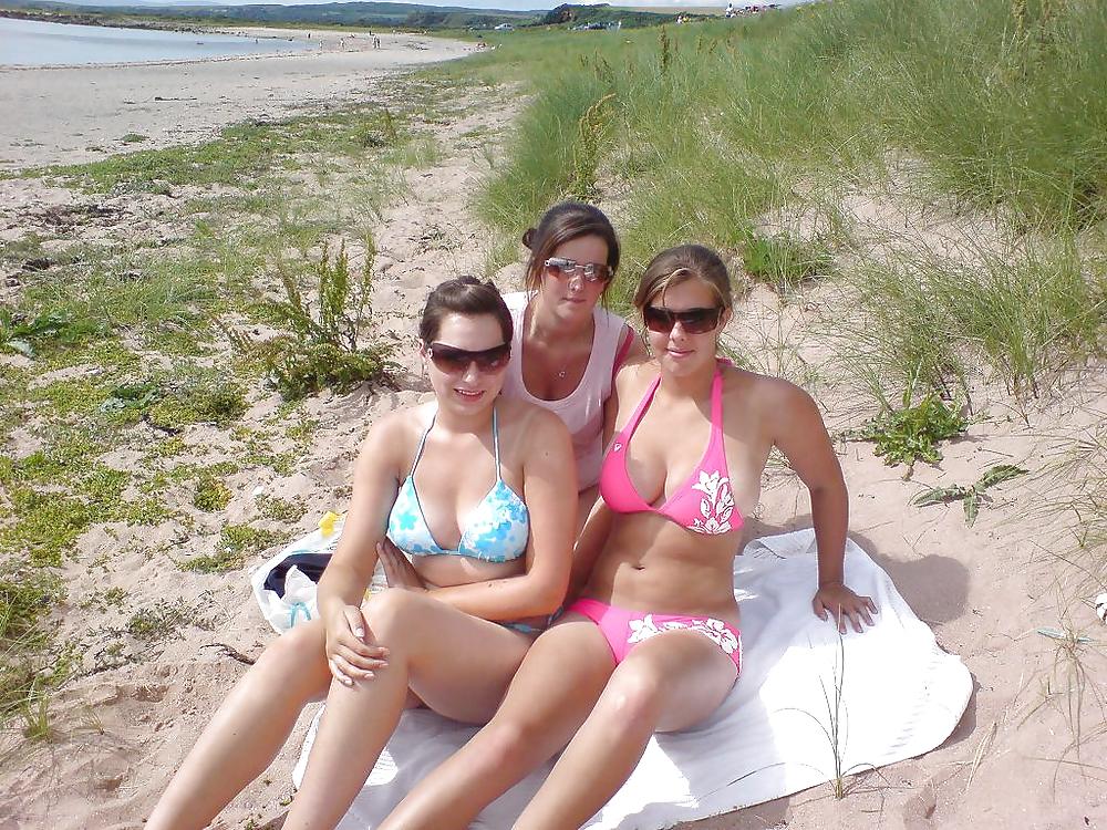 bikini amateurs porn gallery