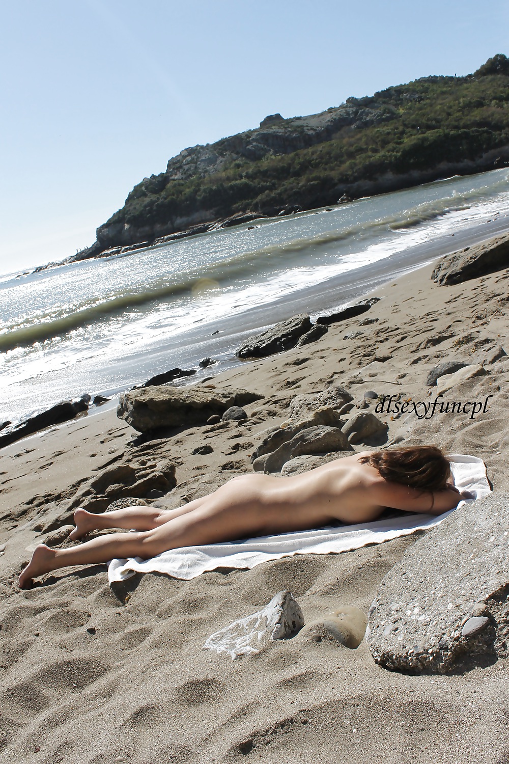 We Love the Nude Beach! porn gallery