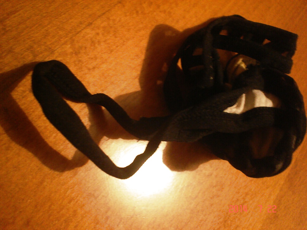 very, very little black thong my SD porn gallery