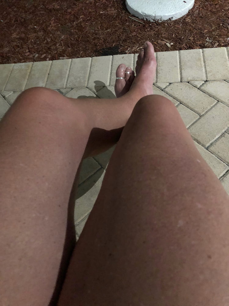 Smooth Legs porn gallery