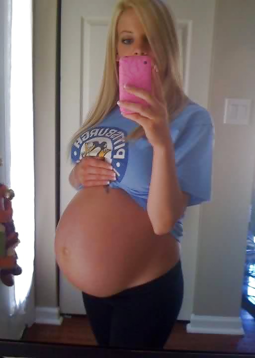 Pregnant Beauties porn gallery