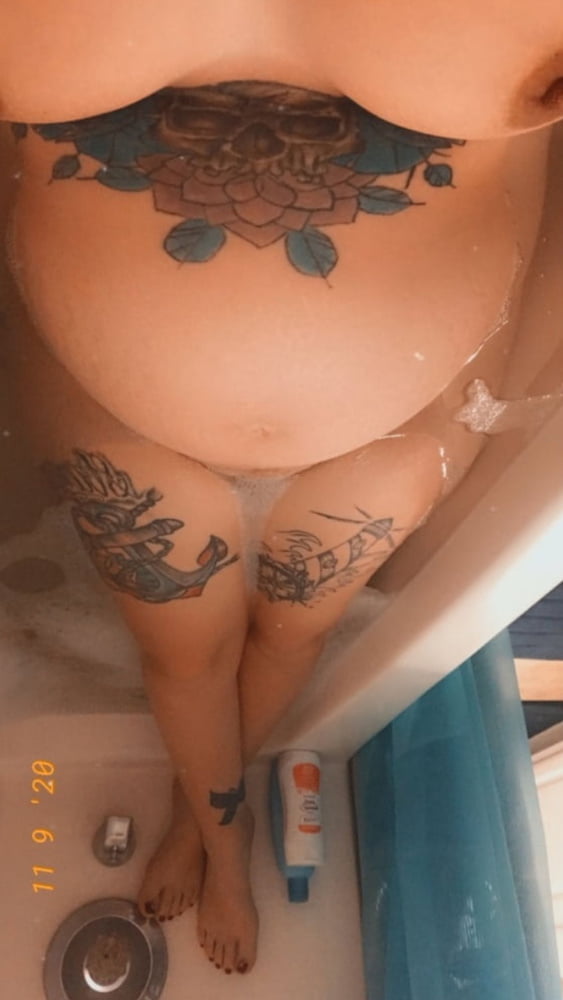 Tatted Pregnant Alt Ho - 25 Photos 