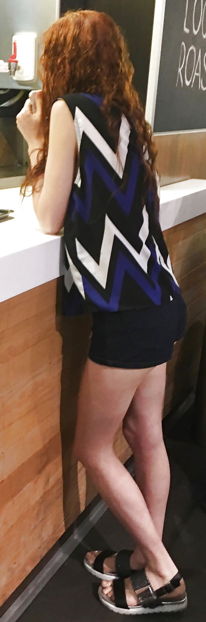 Tiny tight redhead slut mall teen in tiny shorts porn gallery