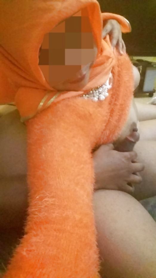 indonesia- milf jilbaber 2 porn gallery