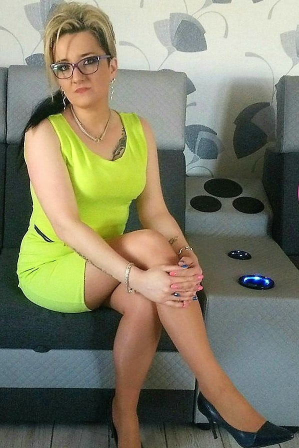 Polish slut Sylwia (pantyhose, legs, heels, kurwa, polska) - 13 Photos 