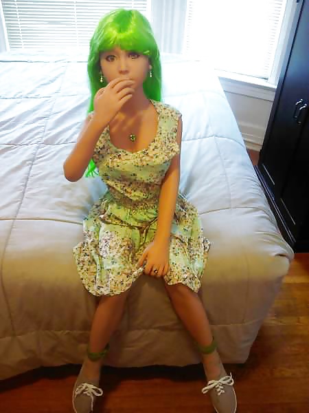 Nina's green dress porn gallery
