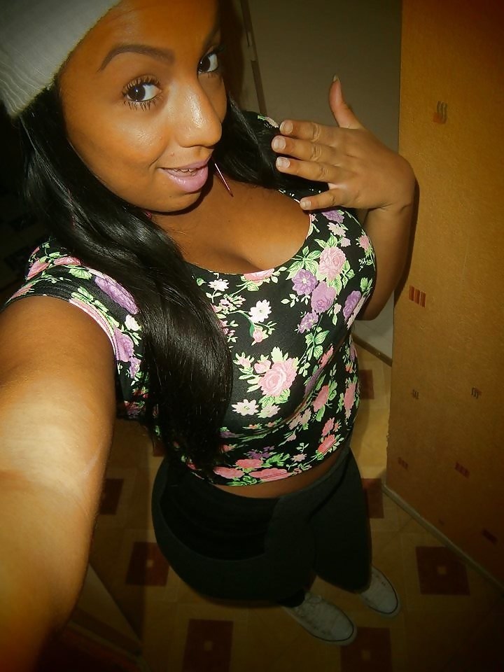 Beurette Facebook 3 porn gallery