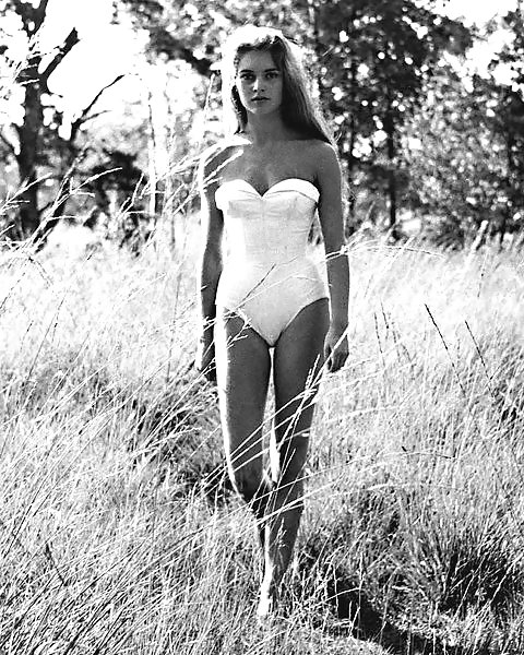 Teens in the Wood porn gallery