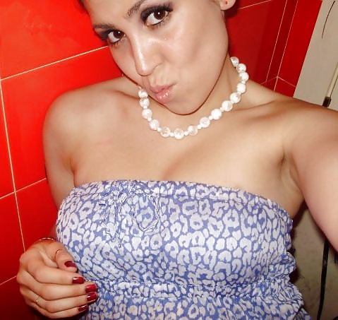 ARGENTEENY BUSTY SLUTS porn gallery