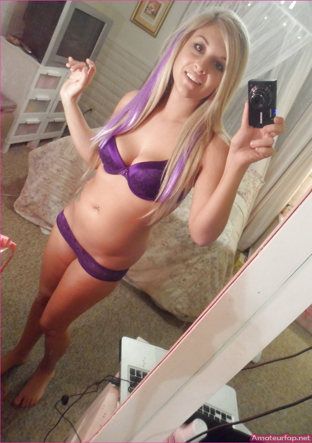 Amateur Teen Is Totally Crazy With Dildos porn gallery
