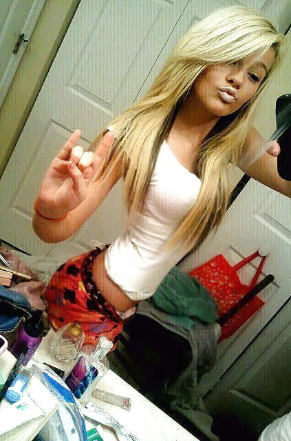 Selfies In Shorts porn gallery