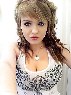 lilSocial Network Tramps & Heart Breakers porn gallery