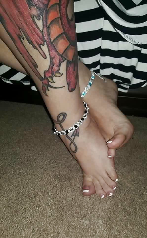 Nice Feet --- FaceBook porn gallery