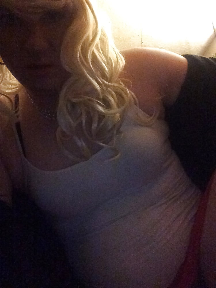 Naughty Blonde porn gallery