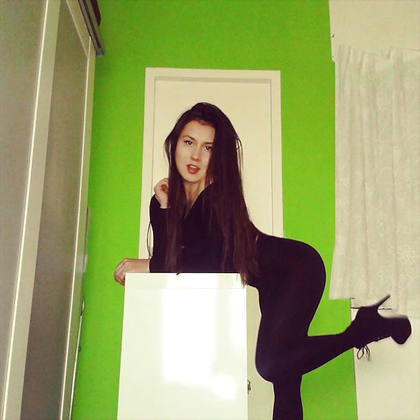 Flexible Teen 2 porn gallery