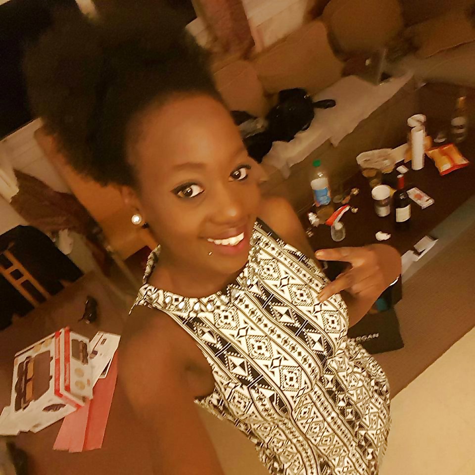 Jeune Black Francaise porn gallery