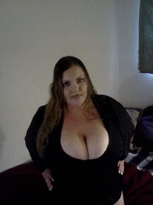 AMATUER BBWS porn gallery